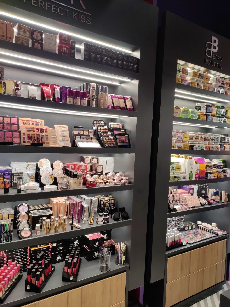 cosmetic showroom wall units