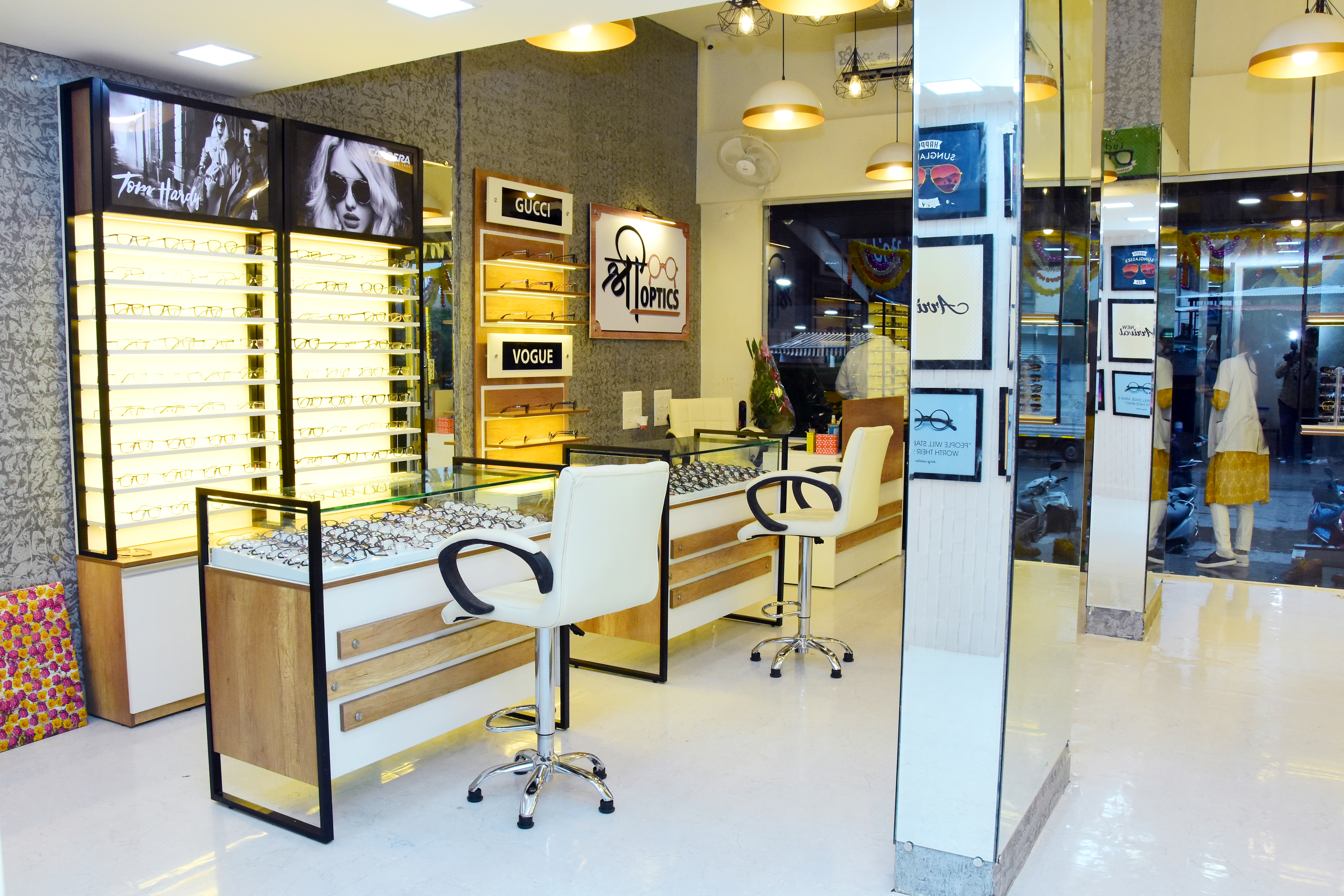 optical showroom design