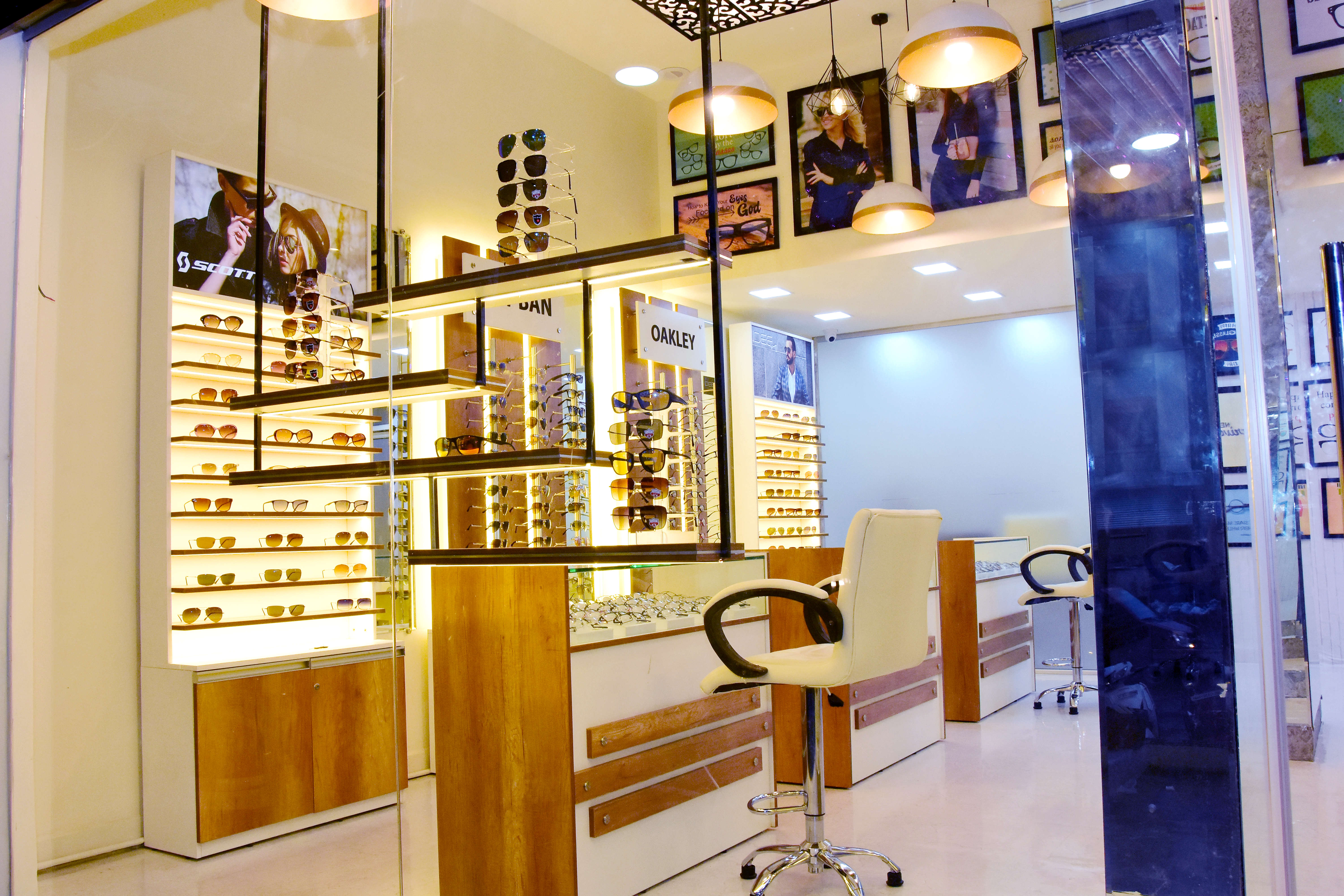 best optical showroom design