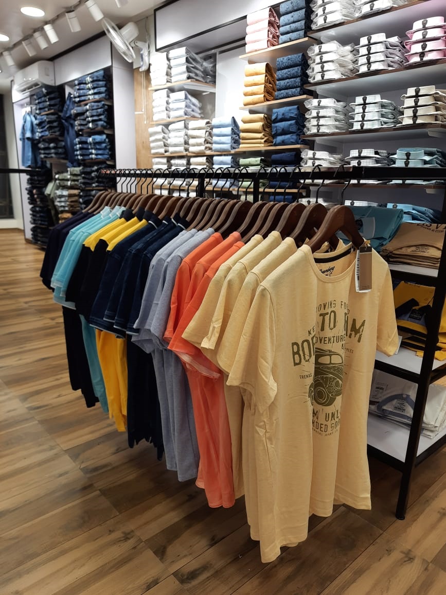 garment showroom design