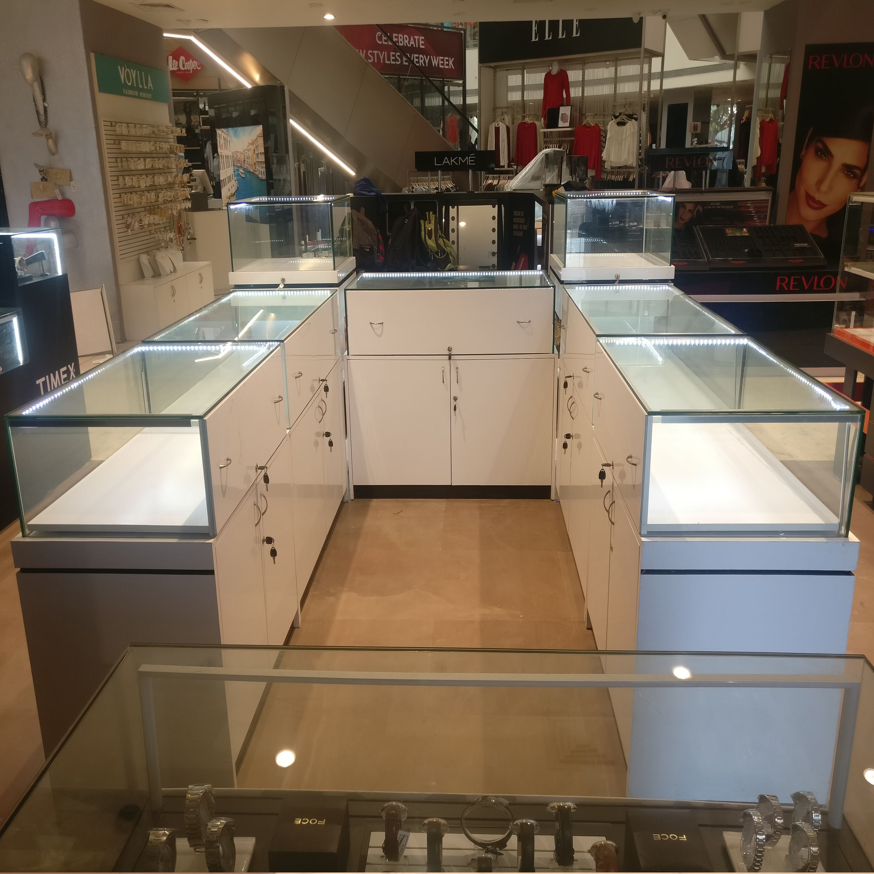 watch display counter