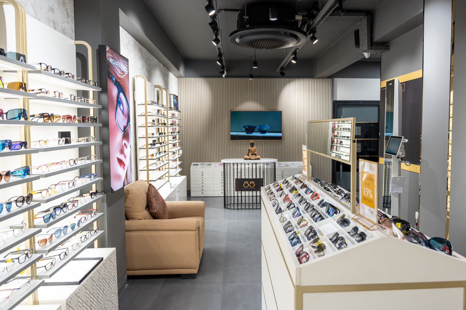 5 optical shop furniture design