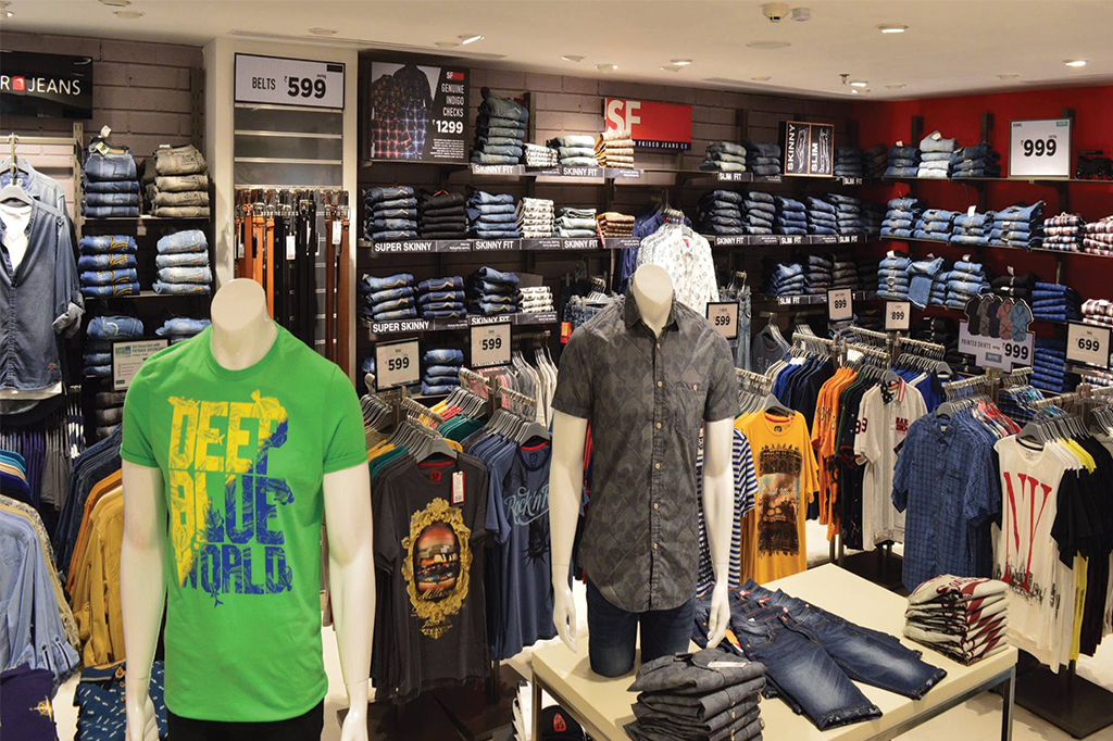 3 garments shop design furniture