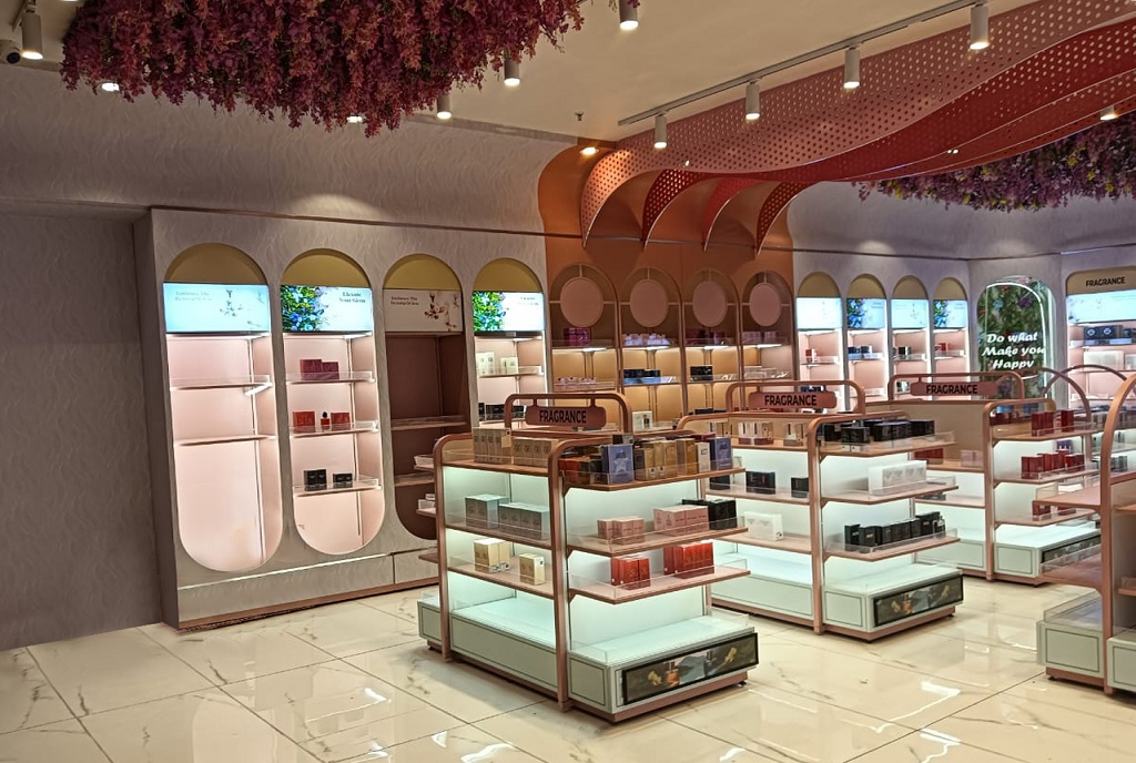 cosmetic showroom furniture design (6) cosmetic shop furniture price